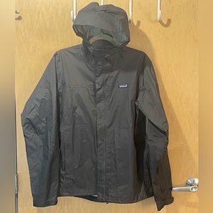 Men’s Patagonia XL shell rain jacket